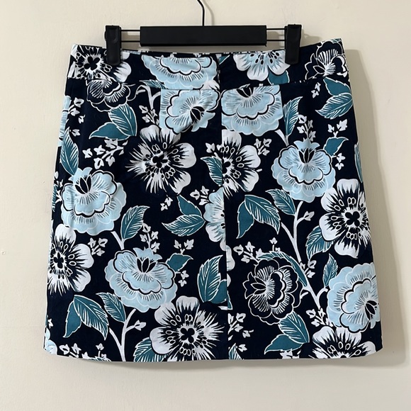 LOFT Outlet Blue Black White Floral Pencil Skirt Size 6 - Picture 3 of 7